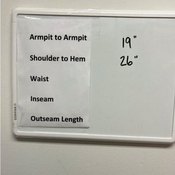 Atlanta Braves Women’s Camo Print V-Neck T-Shirt Large - Picture 9 of 10